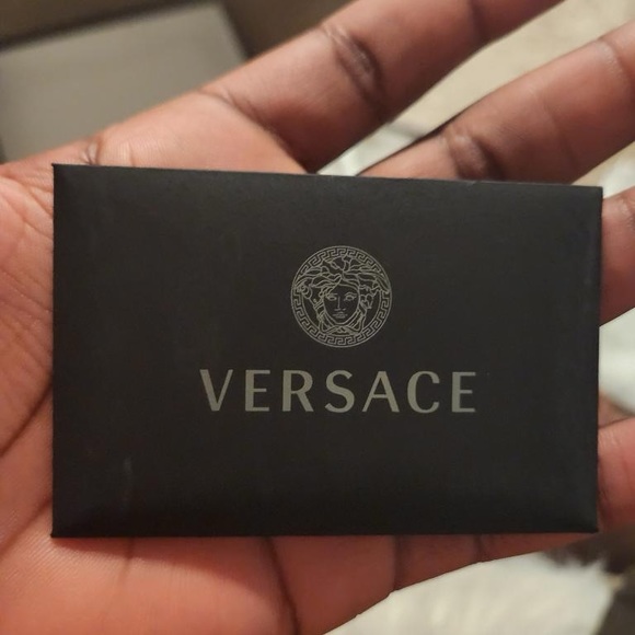 Versace - Picture 4 of 8